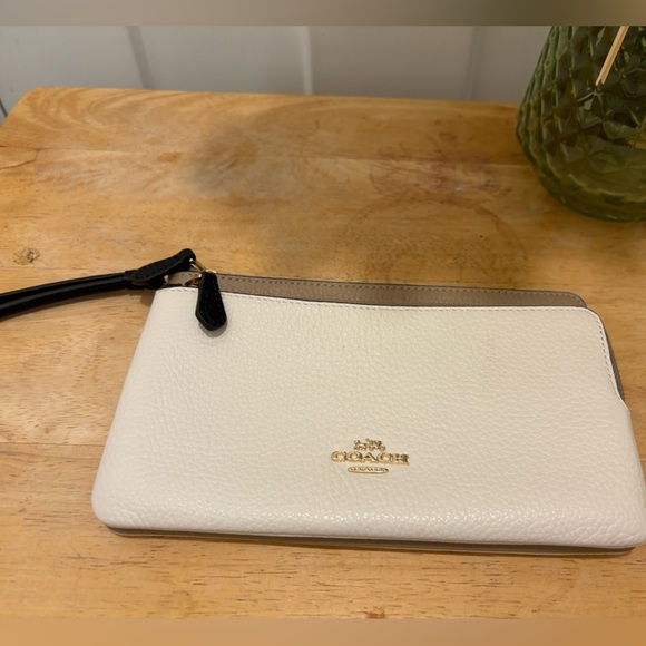 Coach Mini Darcy Carry All Bag With Wristlet Gold Chalk Color. Set! - Picture 4 of 11